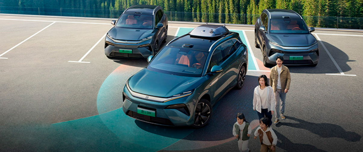 Авто паркується краще за тебе